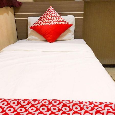 Oyo 93767 45 Guest House Sragen Eksteriør billede