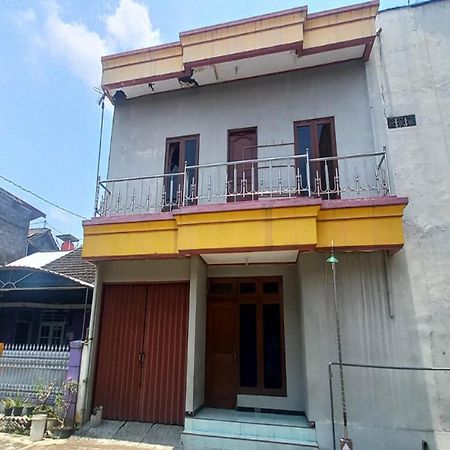 Oyo 93767 45 Guest House Sragen Eksteriør billede