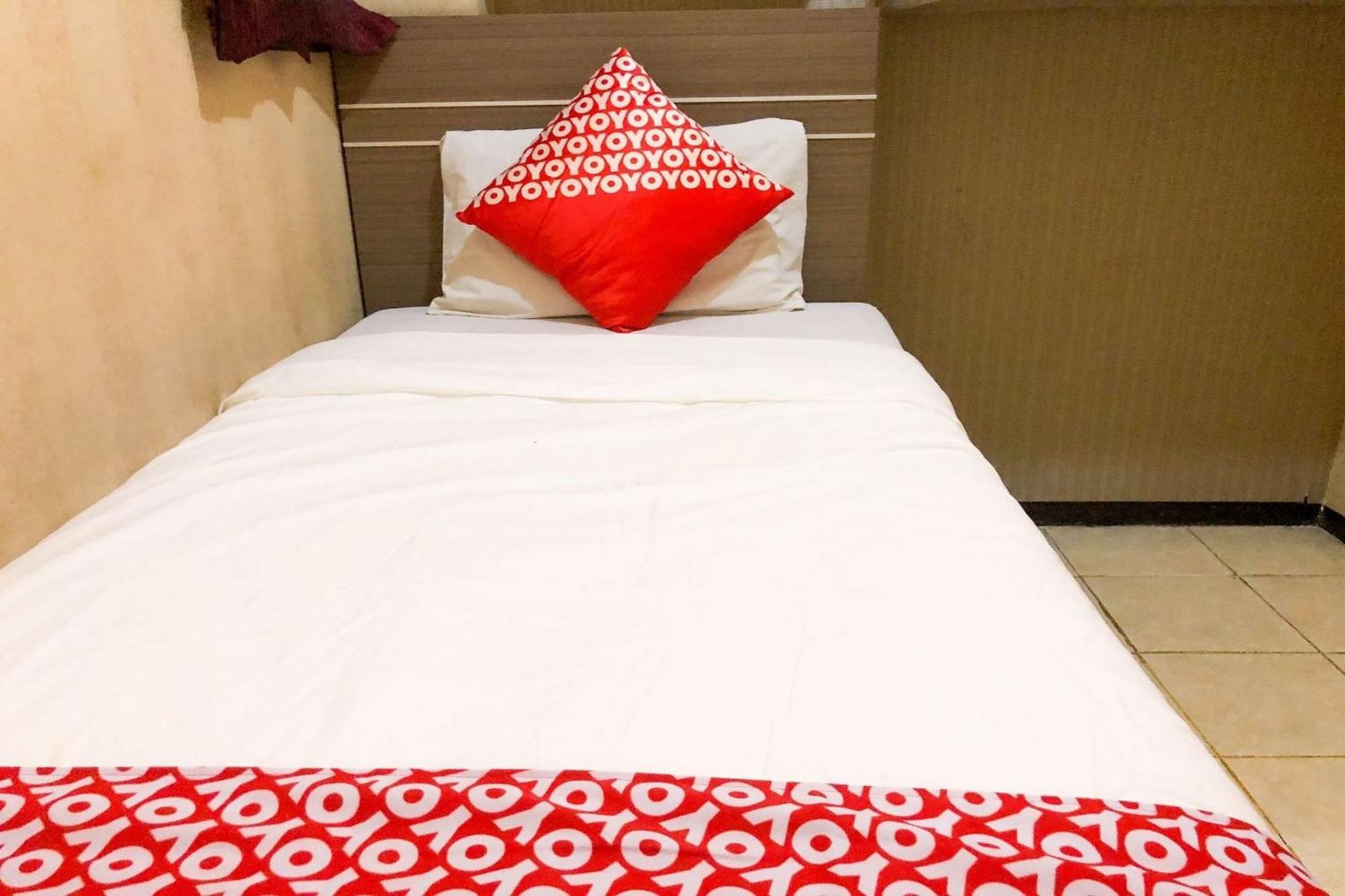 Oyo 93767 45 Guest House Sragen Eksteriør billede