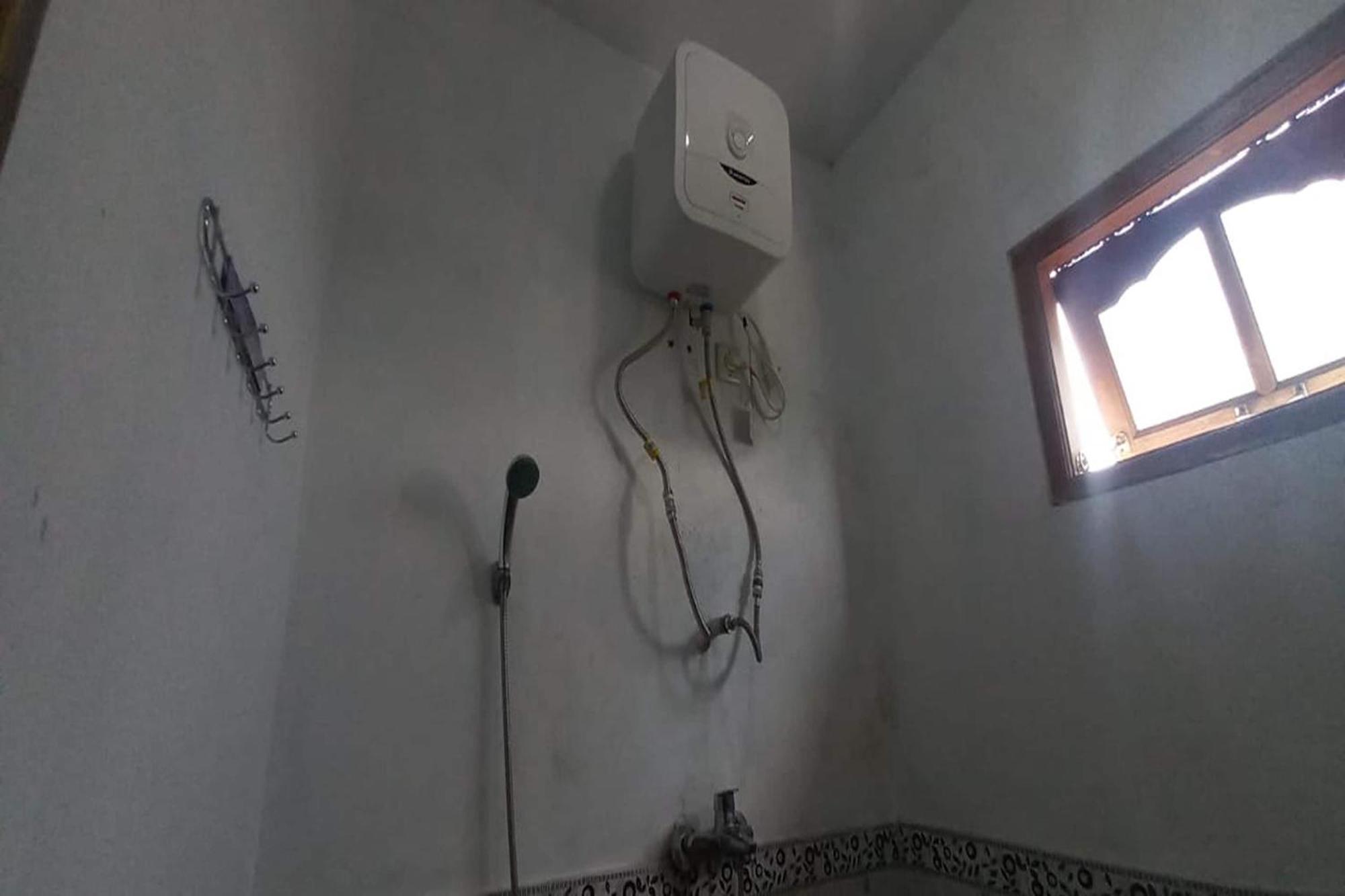 Oyo 93767 45 Guest House Sragen Eksteriør billede