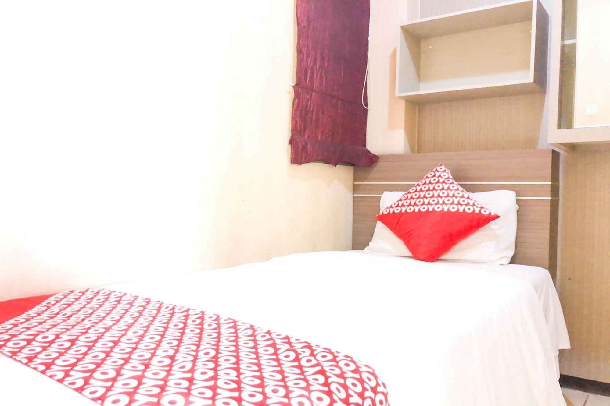 Oyo 93767 45 Guest House Sragen Eksteriør billede