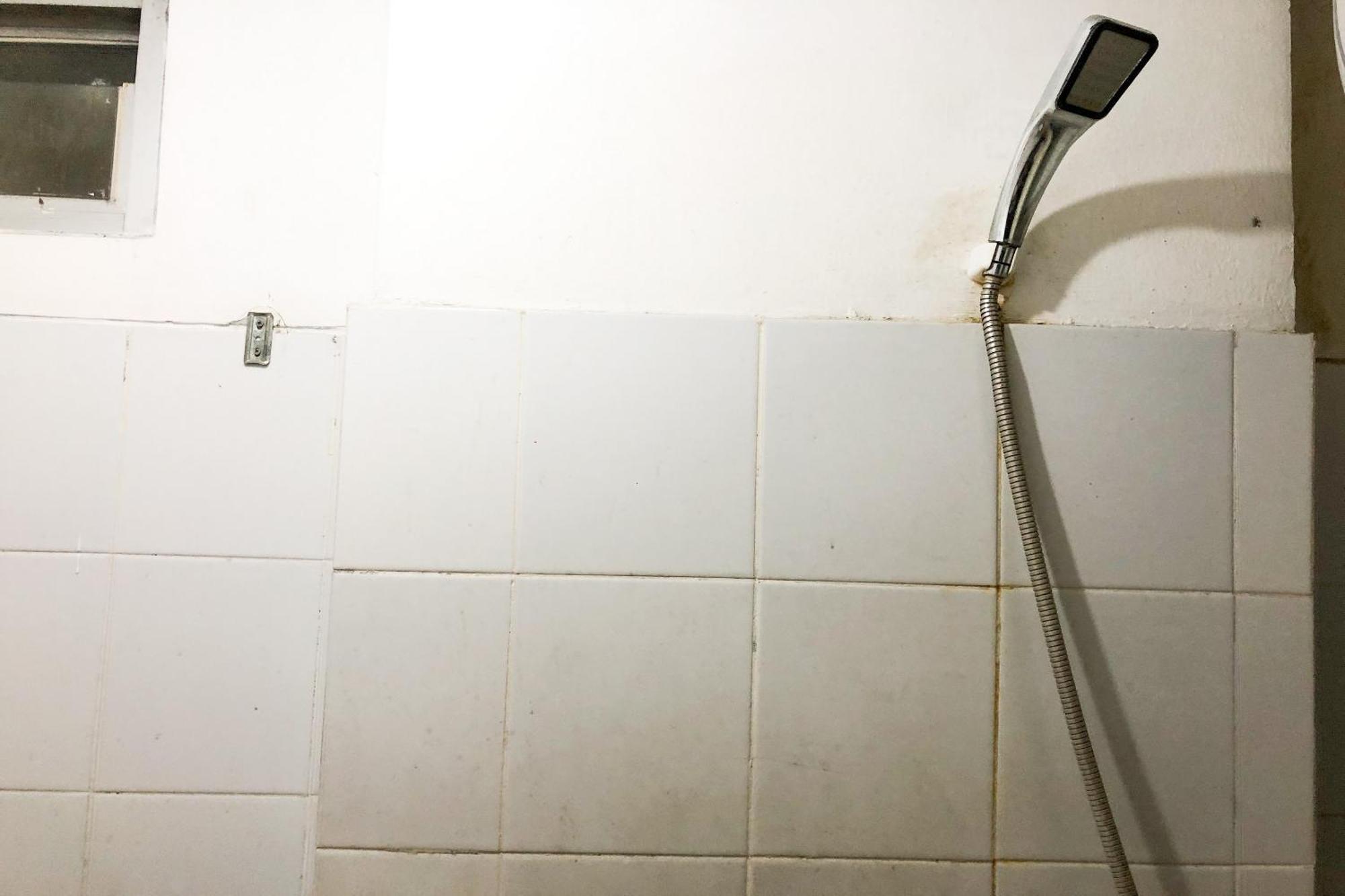 Oyo 93767 45 Guest House Sragen Eksteriør billede